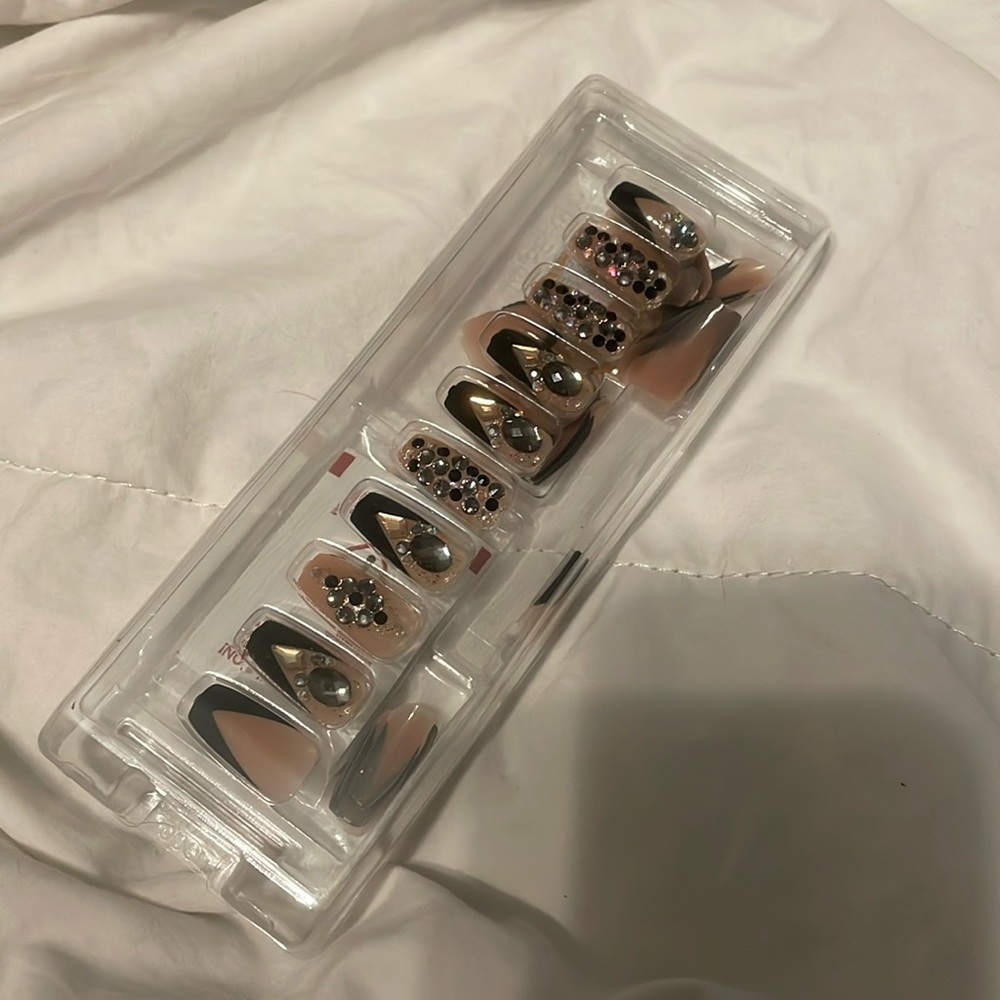 Reusable false nails 💅🏼